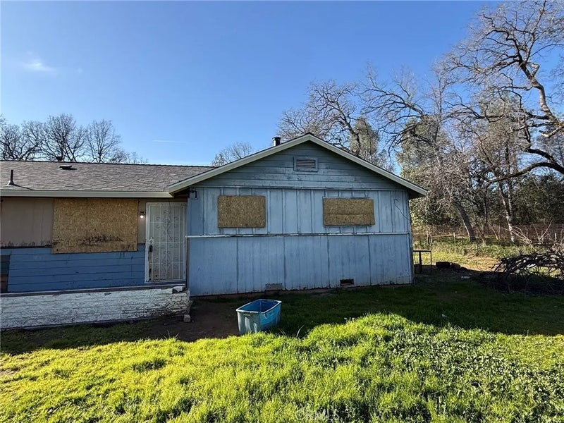 1672 Lake
