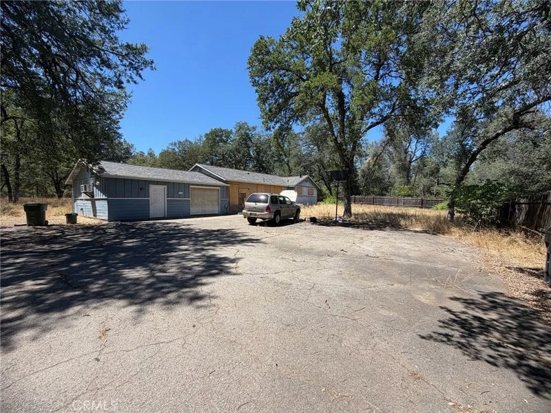 1672 Lake