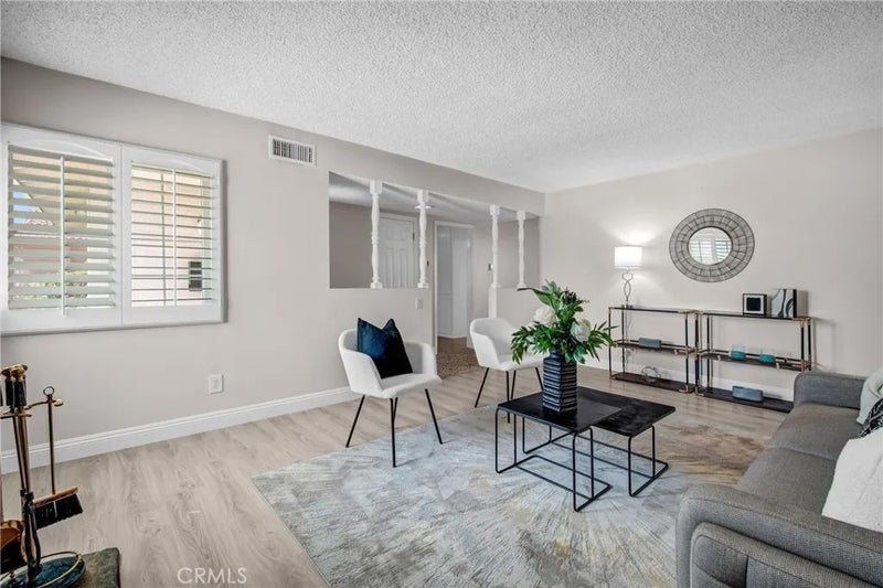 5559 N Del Loma