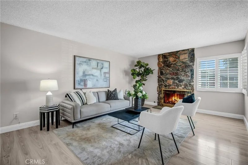 5559 N Del Loma