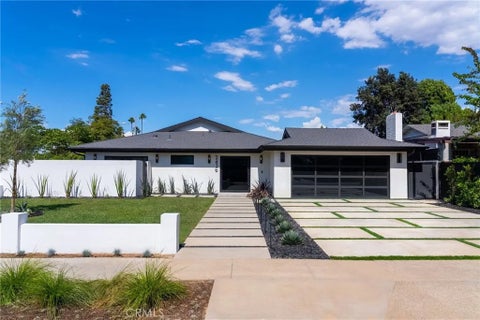 Photo of 2436 Holiday Rd, Newport Beach, CA 92660 (MLS # OC26205510)