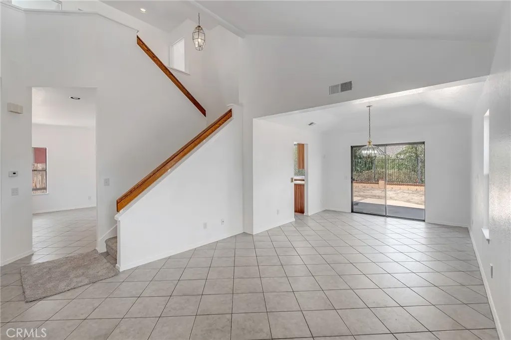 22860 Mountain View