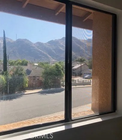 22860 Mountain View