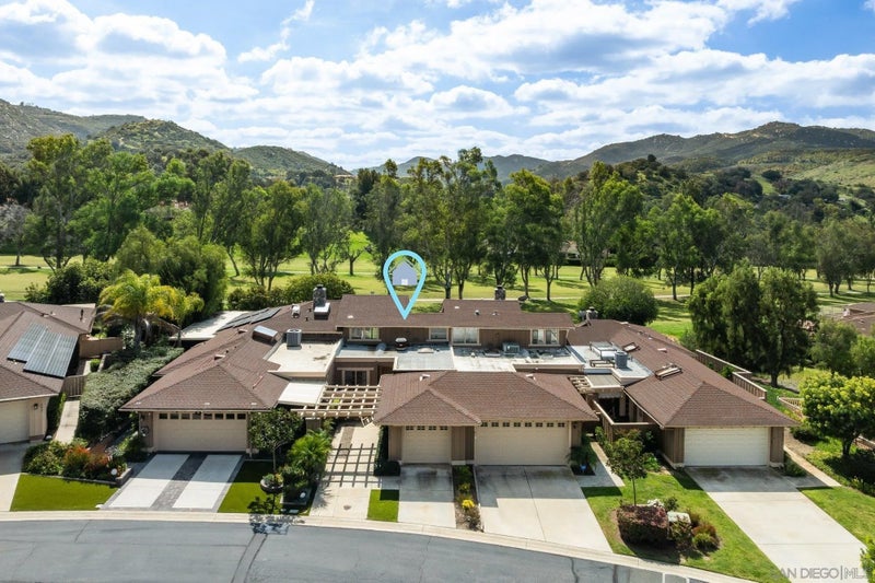 8647 Circle R Valley