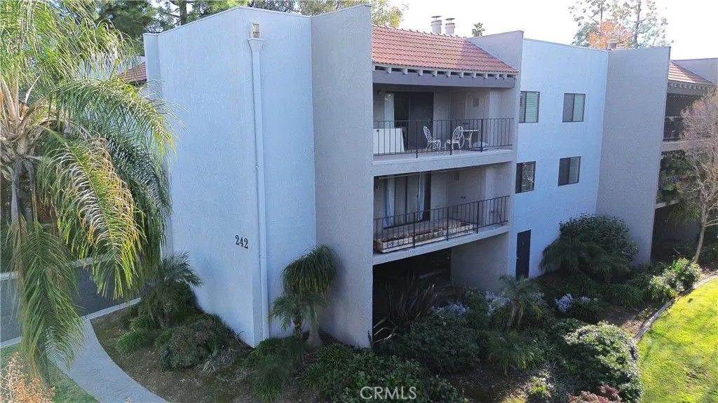 Photo of 242 E Fern Avenue #103, Redlands, CA 92373 (MLS # IG26014636)