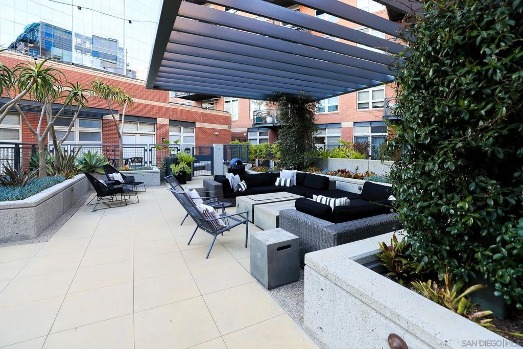 Photo of 877 island Ave #102, San Diego, CA 92101 (MLS # 260005283)