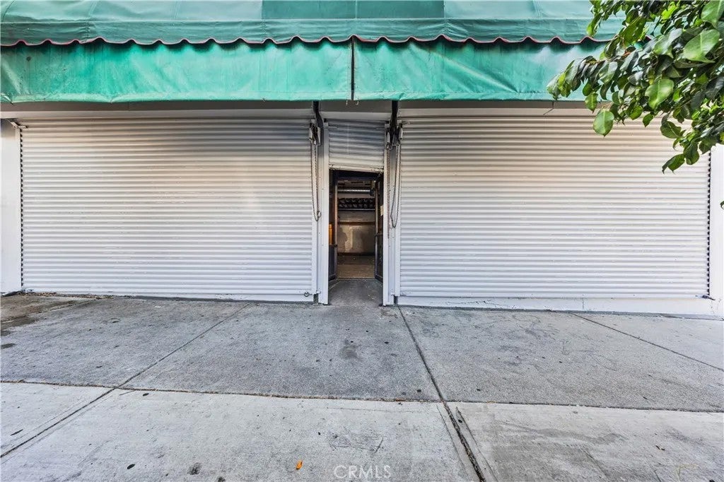2218 Daly