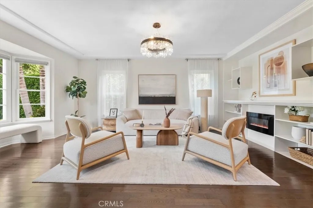 2116 S Cloverdale
