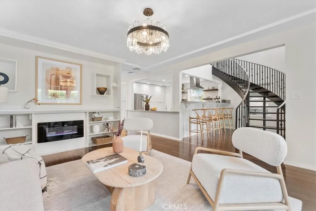 2116 S Cloverdale