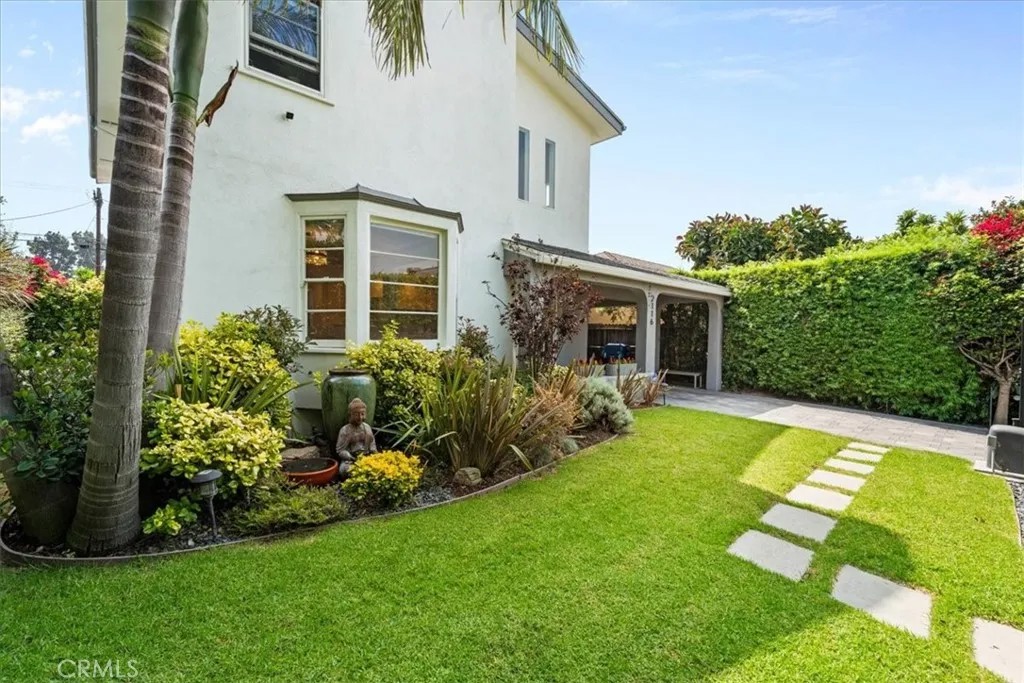 2116 S Cloverdale