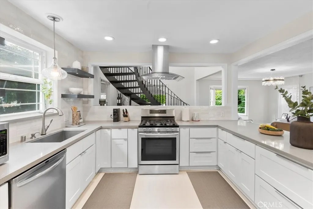 2116 S Cloverdale
