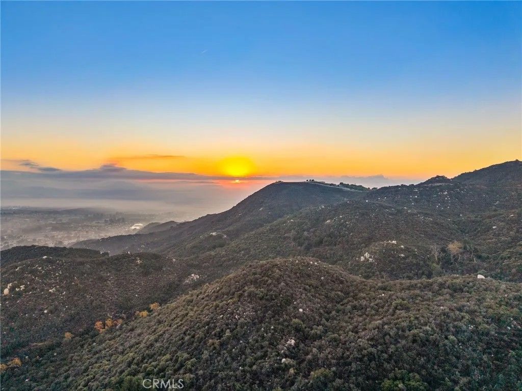 Photo of 28 Via Vista Grande, Murrieta, CA 92652 (MLS # OC26015039)