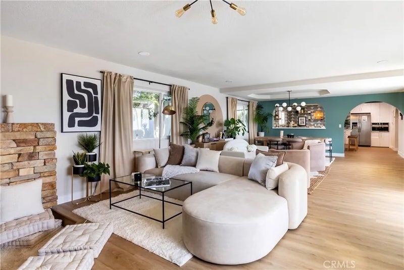 482 W Sepulveda Road