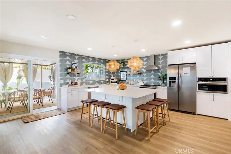 482 W Sepulveda Road