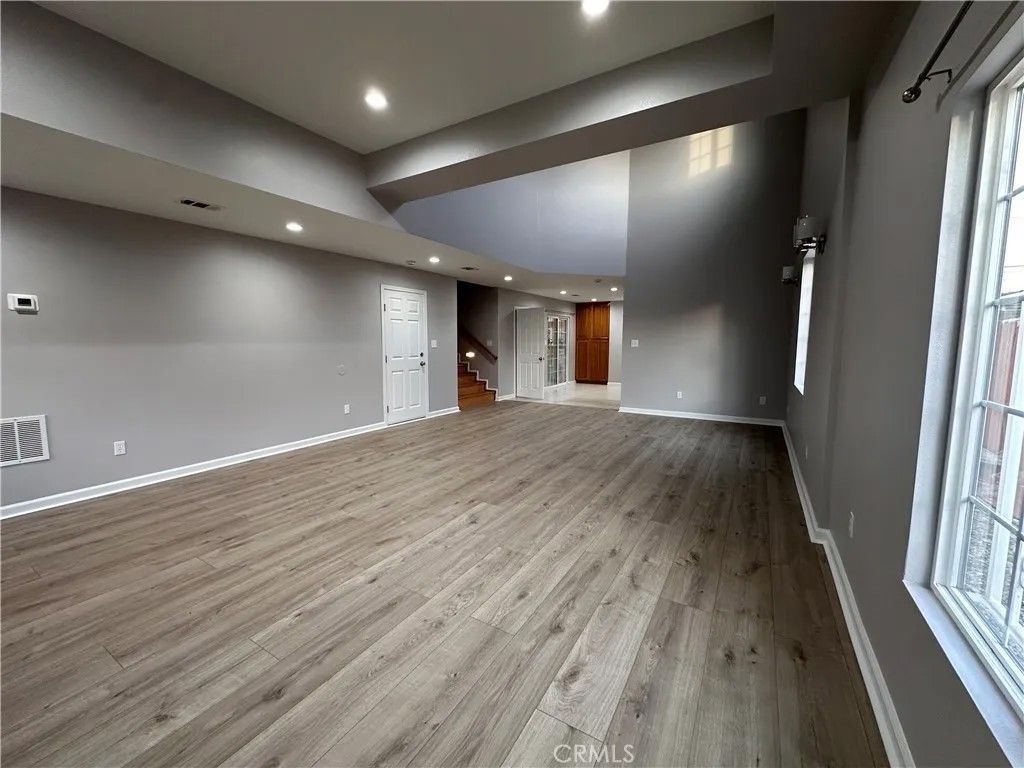 Photo of 642 N 6th Ave, Upland, CA 91786 (MLS # GD25280727)