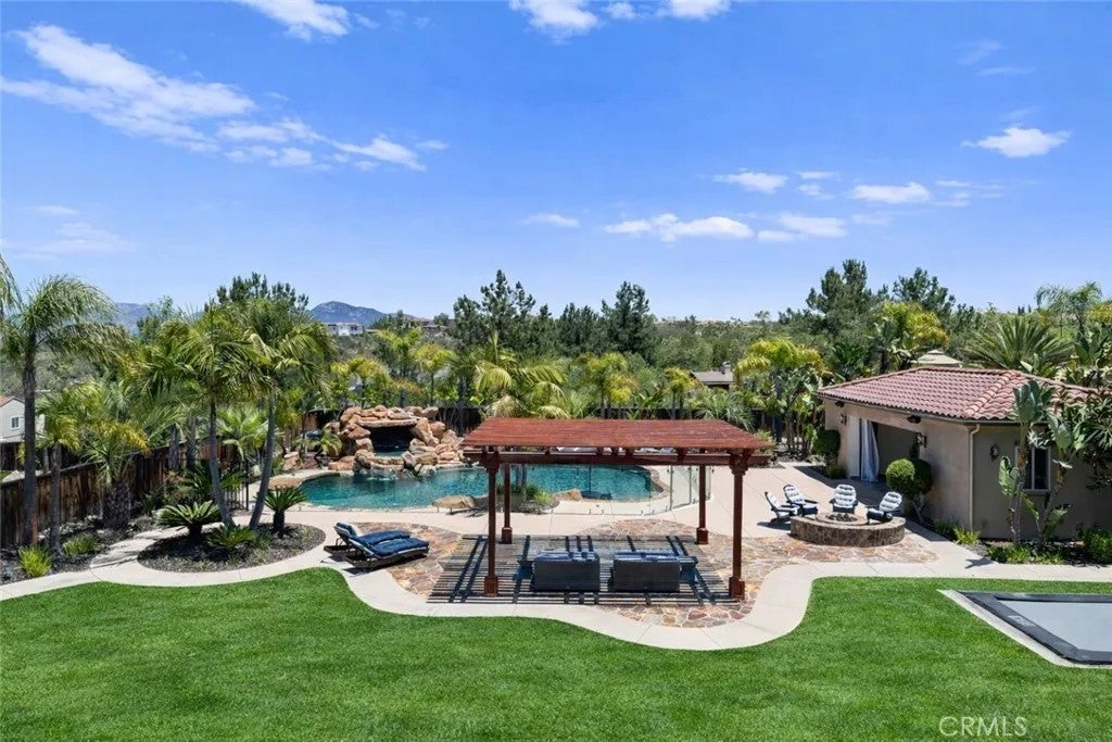 15020 Applewood Court