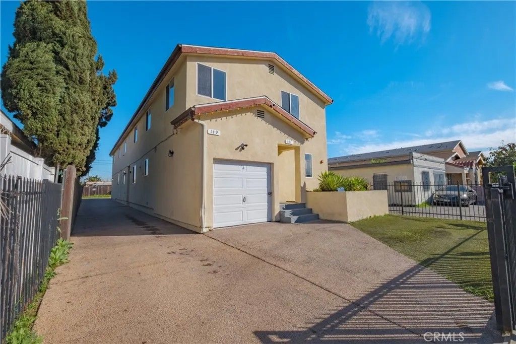 Photo of 149 W Colden Avenue, Los Angeles, CA 90003 (MLS # DW26050517)