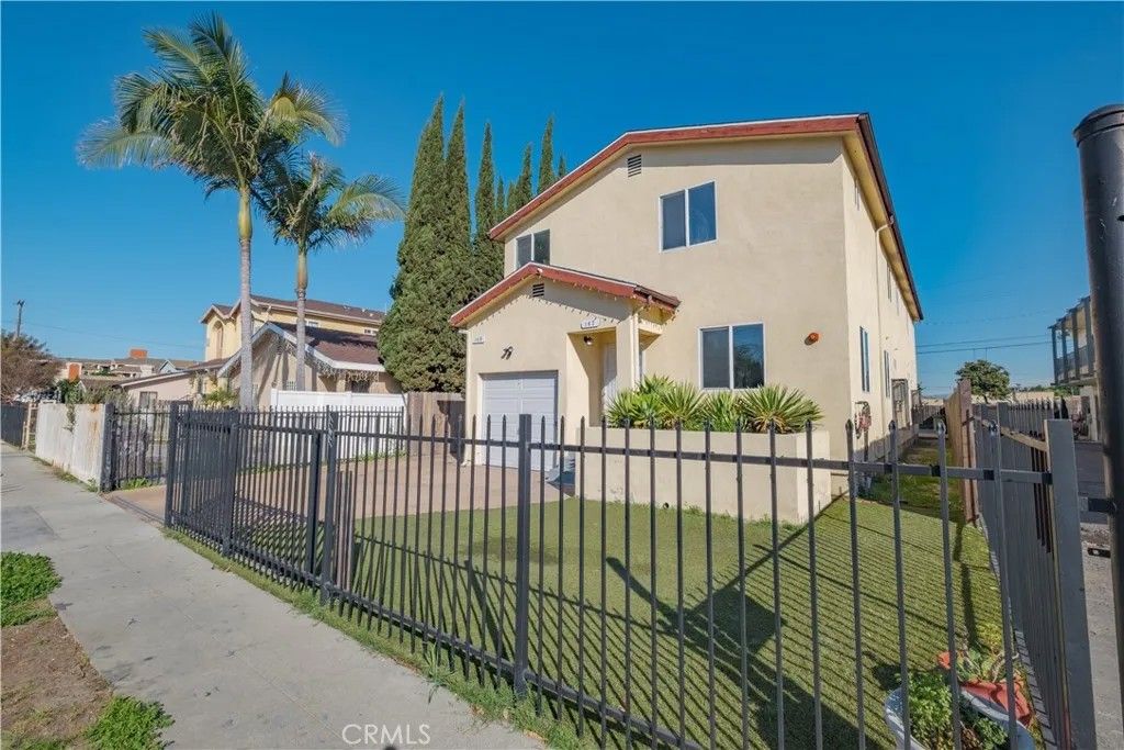 Photo of 149 W Colden Avenue, Los Angeles, CA 90003 (MLS # DW26050517)