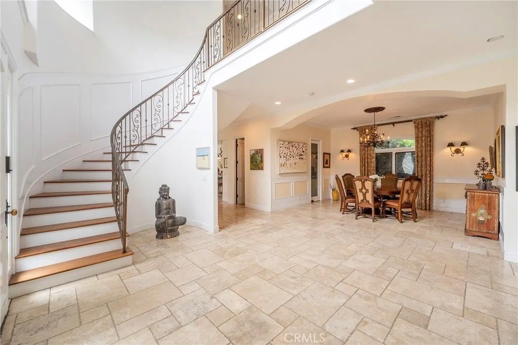 Photo of 880 11th St, Manhattan Beach, CA 90266 (MLS # SB26065382)