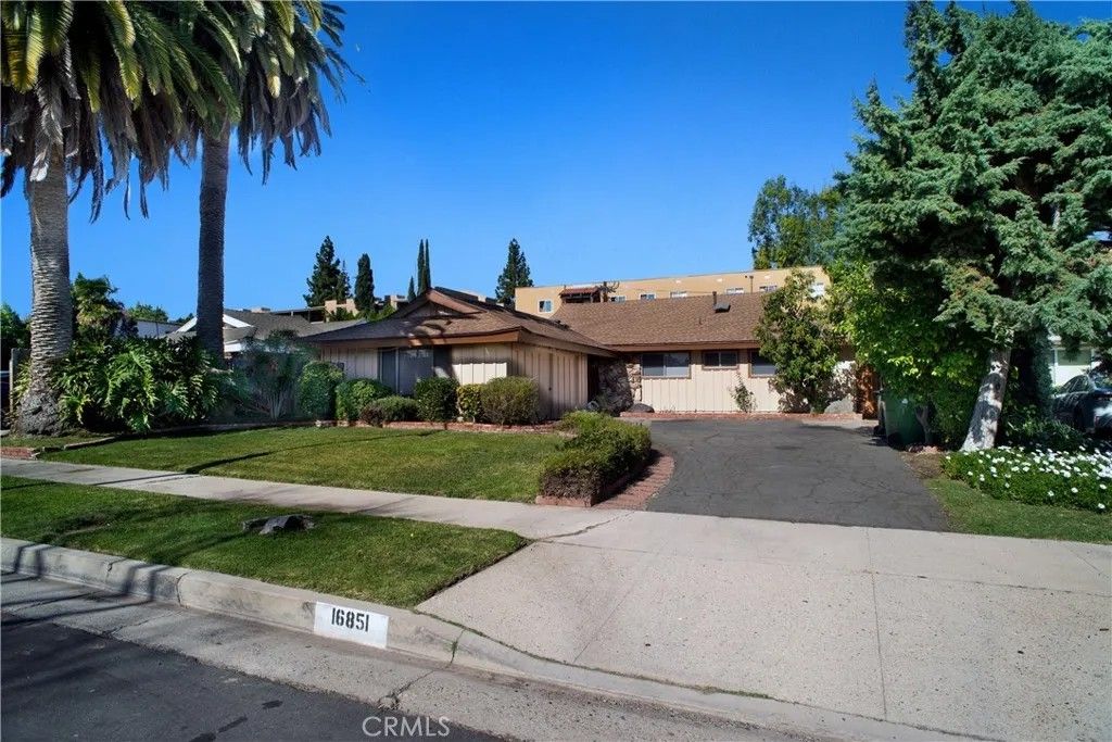 Photo of 16851 Germain Street, Granada Hills, CA 91344 (MLS # SR26028383)