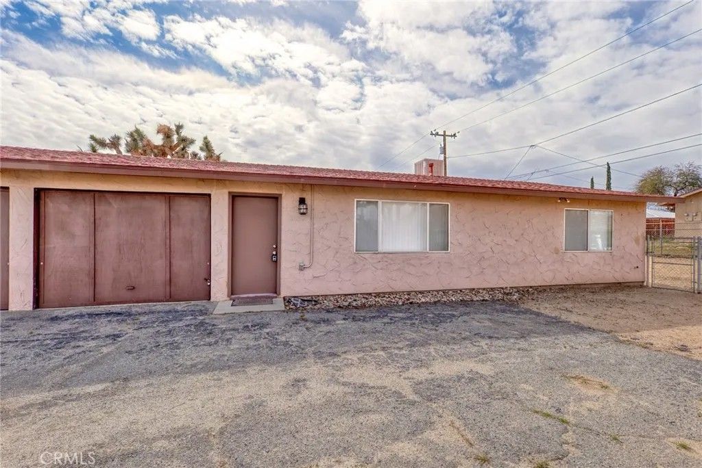 Photo of 6434 Linda Lee Dr, Yucca Valley, CA 92284 (MLS # JT26039987)