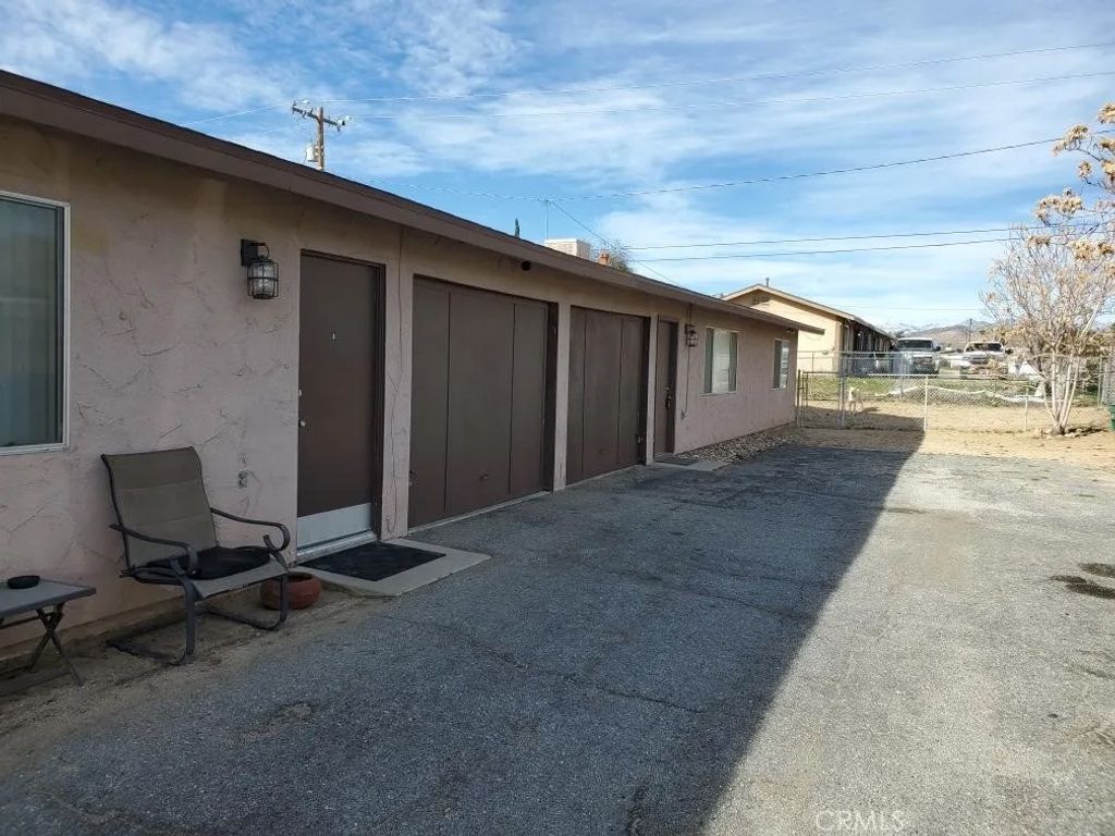 Photo of 6434 Linda Lee Dr, Yucca Valley, CA 92284 (MLS # JT26039987)