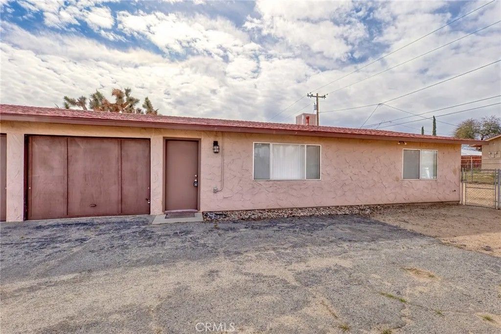 Photo of 6434 Linda Lee Dr, Yucca Valley, CA 92284 (MLS # JT26039987)