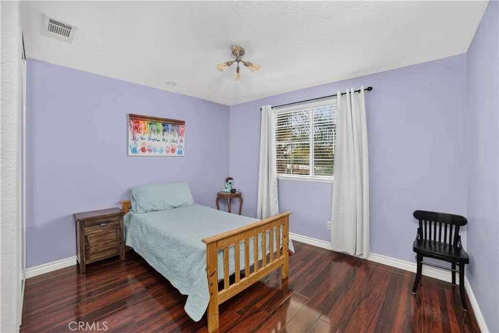 7050 Larkspur