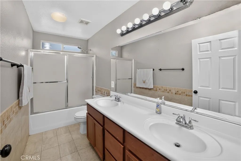 7050 Larkspur