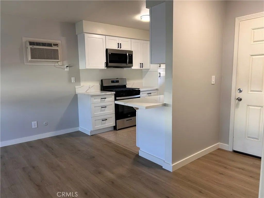 Photo of 7010 Jordan Ave #8, Canoga Park, CA 91303 (MLS # SR26084137)