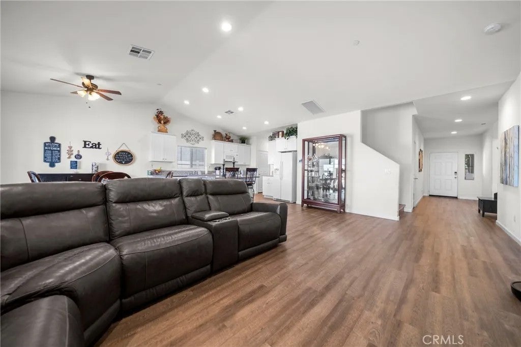 26707 Mountaingate