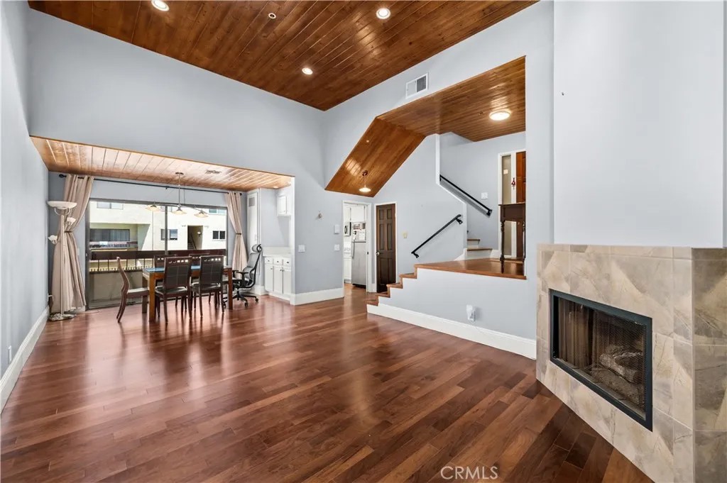 1022 S Marengo 5