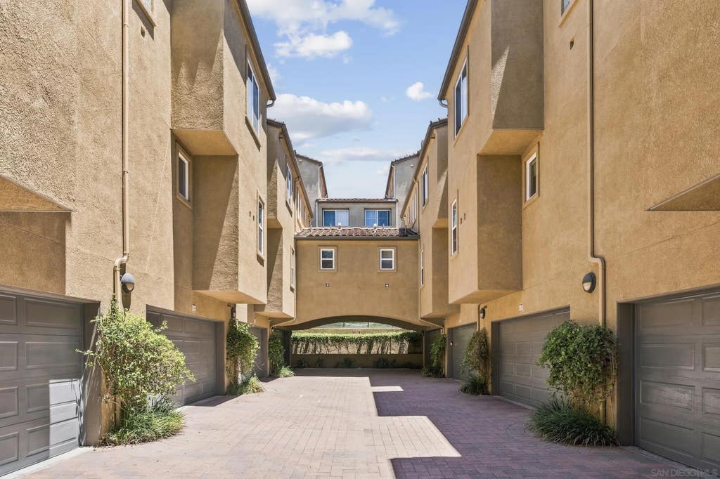 Photo of 7715 El Cajon Blvd #10, La Mesa, CA 91942 (MLS # 260018184)