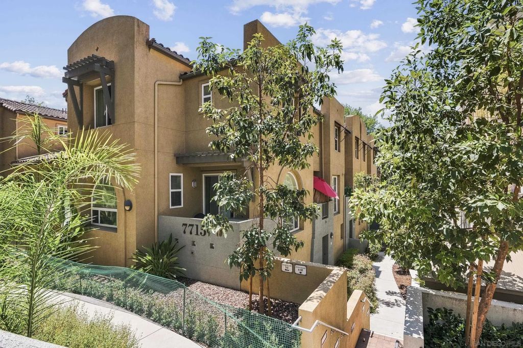 Photo of 7715 El Cajon Blvd #10, La Mesa, CA 91942 (MLS # 260018184)