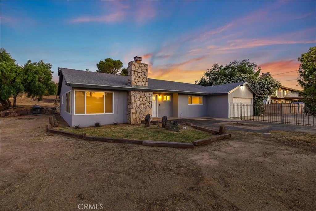 Photo of 35920 42nd ST, Palmdale, CA 93552 (MLS # SR26127102)
