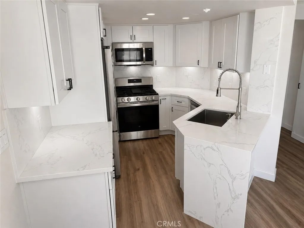 2604 Avenida Del Vista 102