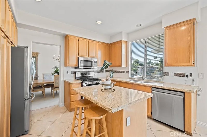 4220 Foxrun