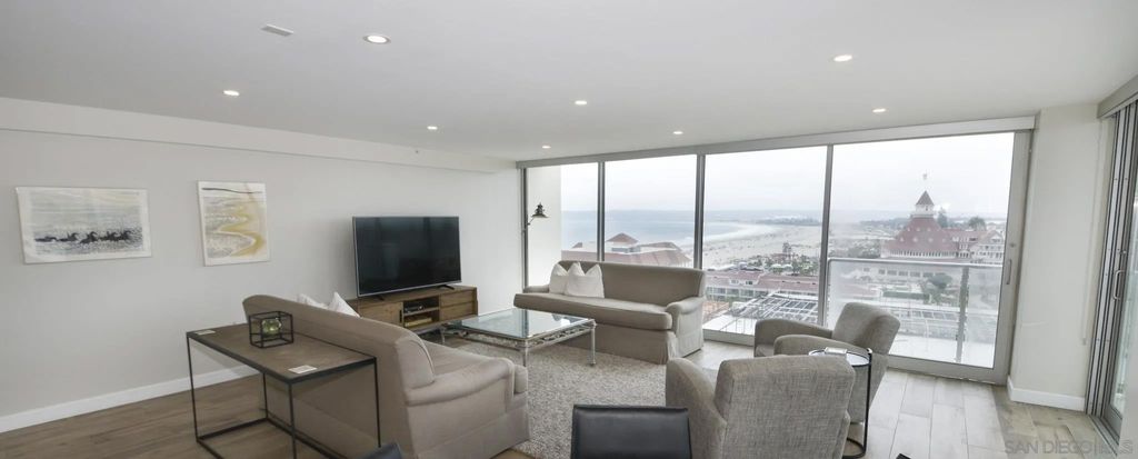 Photo of 1710 Avenida Del Mundo #1008, Coronado, CA 92118 (MLS # 250031702)