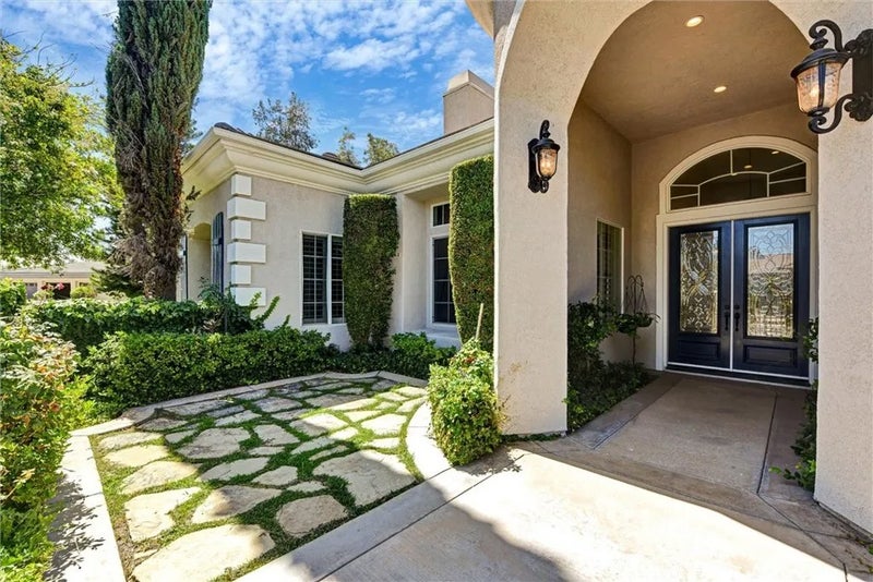 1660 Alamitos