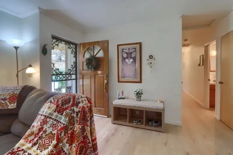 5909 Evergreen