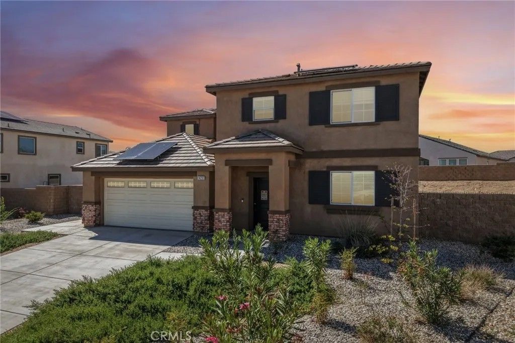 Photo of 14201 Fir Street, Oak Hills, CA 92344 (MLS # DW26082746)