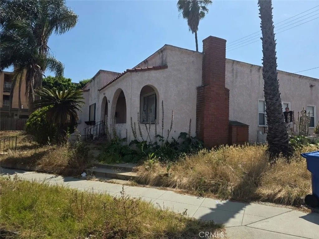 Photo of 354 E Carson, Long Beach, CA 90807 (MLS # OC26096094)