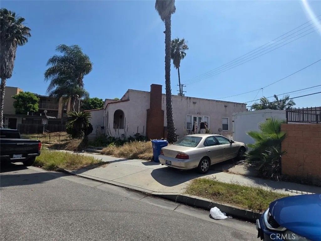 Photo of 354 E Carson, Long Beach, CA 90807 (MLS # OC26096094)