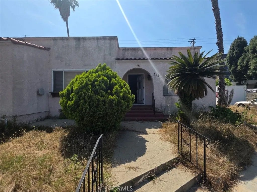 Photo of 354 E Carson, Long Beach, CA 90807 (MLS # OC26096094)