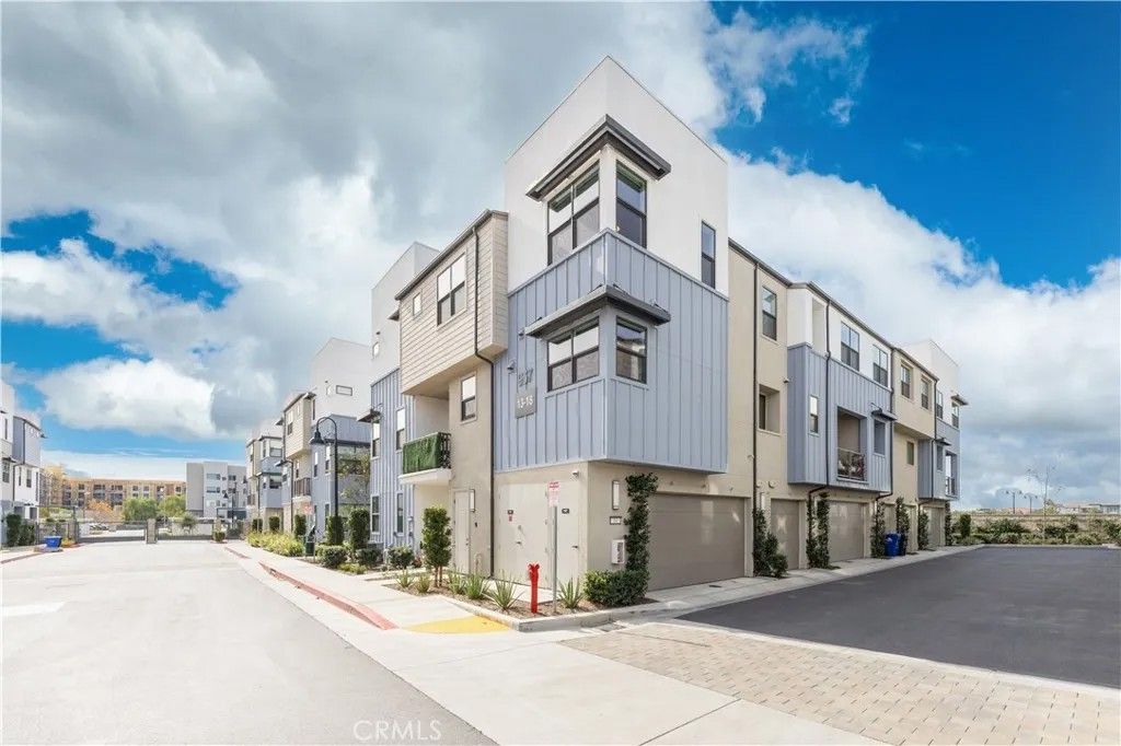 Photo of 967 N Divino Privado #13, Ontario, CA 91764 (MLS # TR26021821)