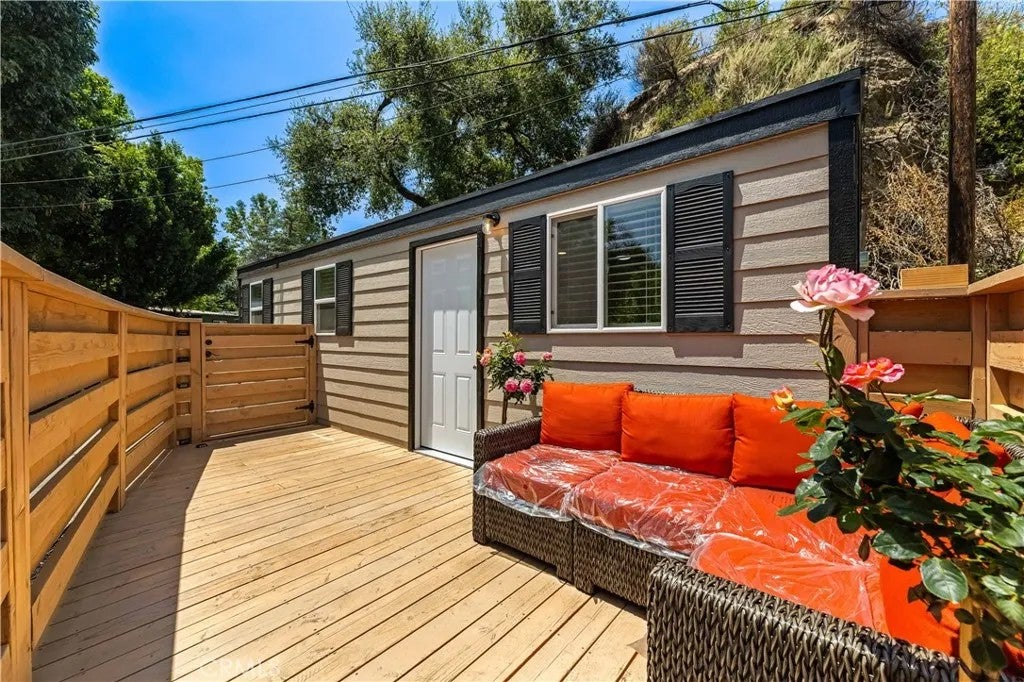 Photo of 10799 Sherman Grove 46 AVE, Sunland, CA 90140 (MLS # SR26123420)
