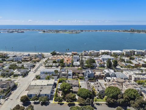 3712 Promontory St San Diego CA 92109