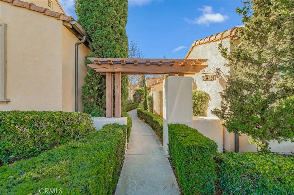 Photo of 60 Chantilly, Irvine, CA 92620 (MLS # OC26012392)