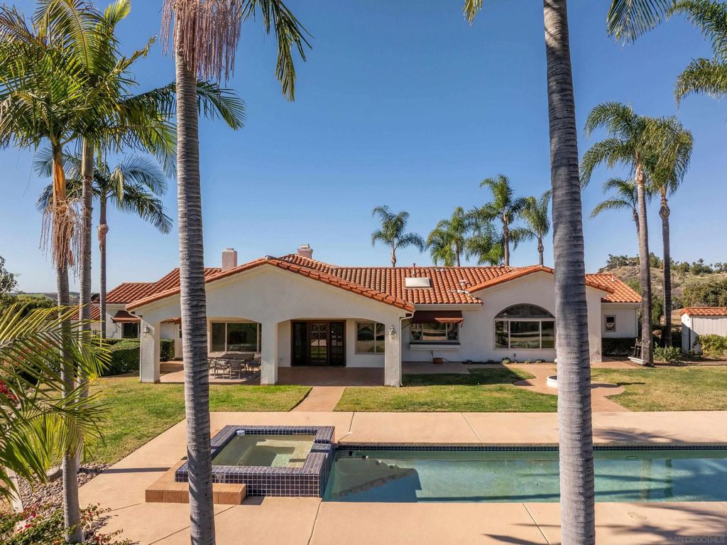 Photo of 30343 Calle La Reina, Bonsall, CA 92003 (MLS # 250036905)