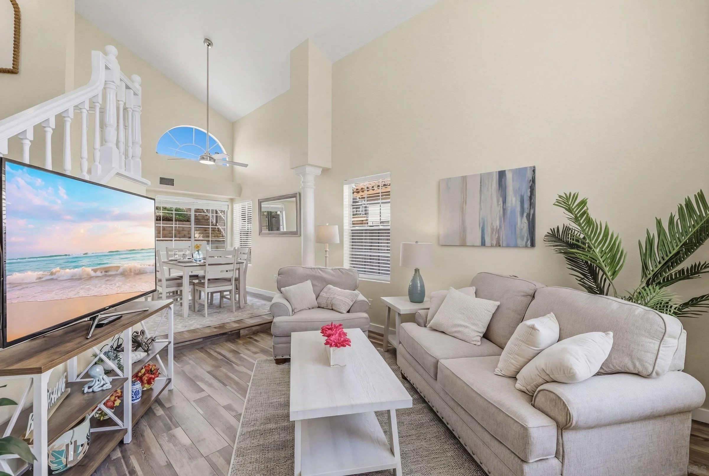 1772 Avenida Segovia